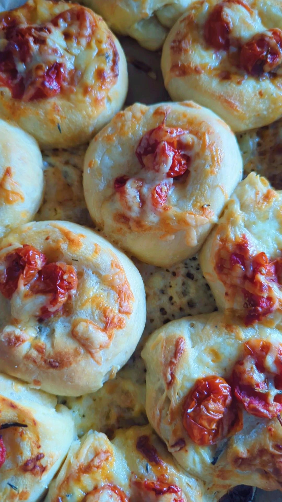 Roast Tomato Pesto Bun