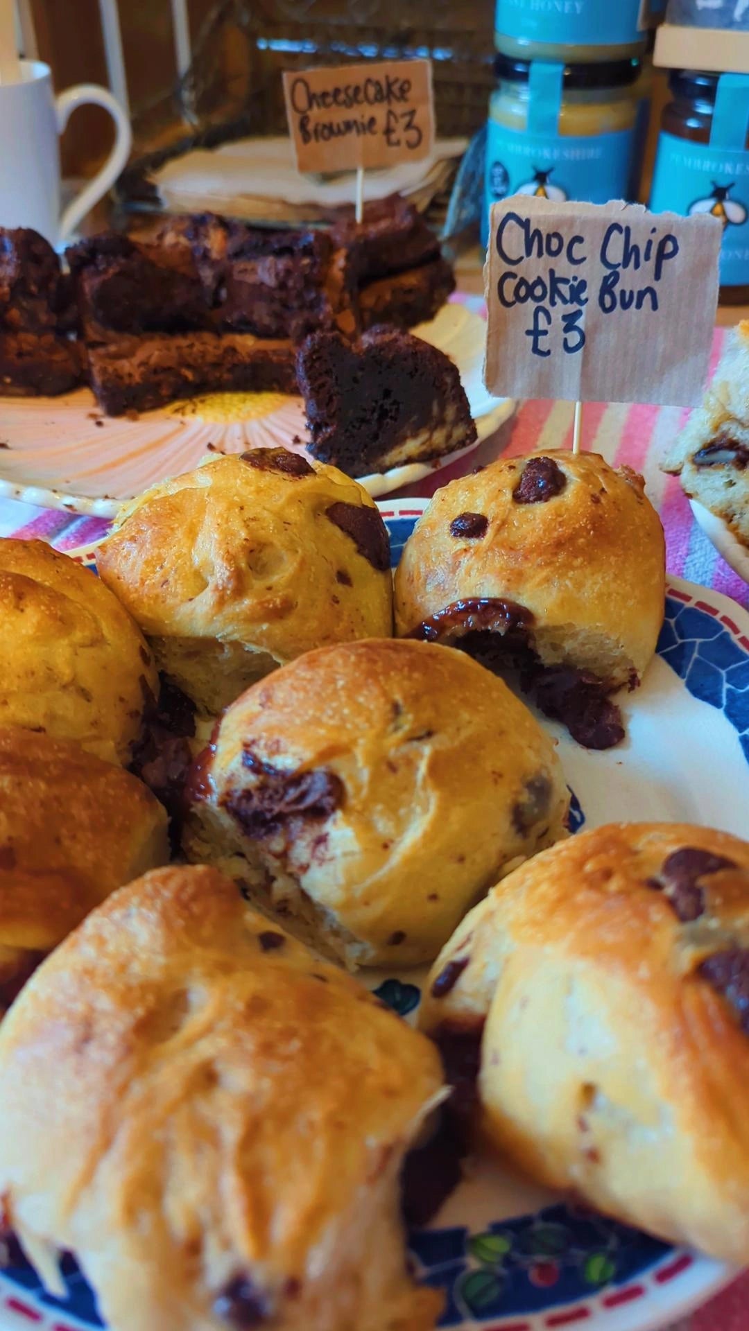 Double Choc Chip Cookies Bun Bomb